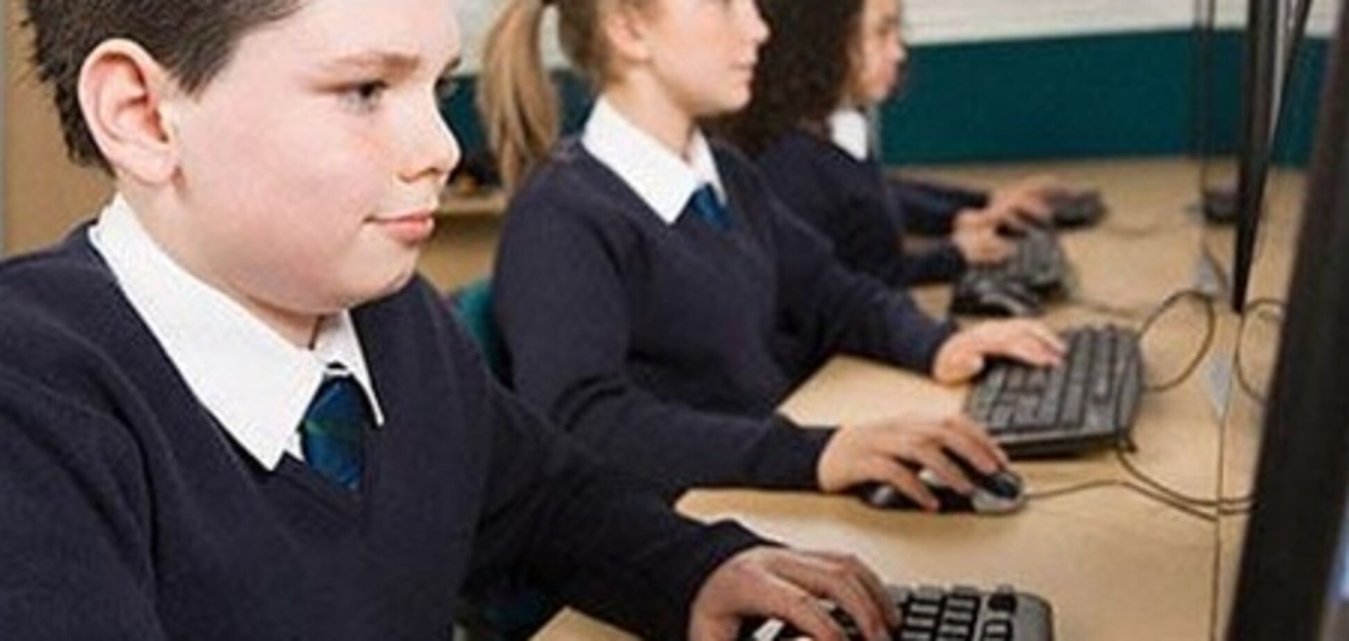 Украинских школьников посадят за китайские компьютеры