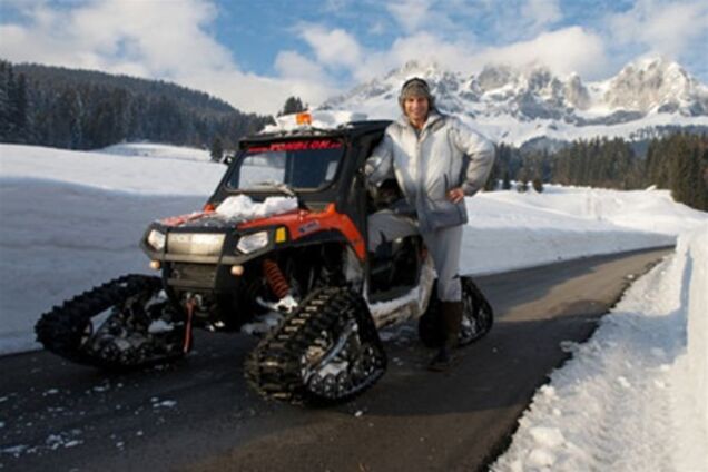 Кличко погонял на снегоходе. Фото