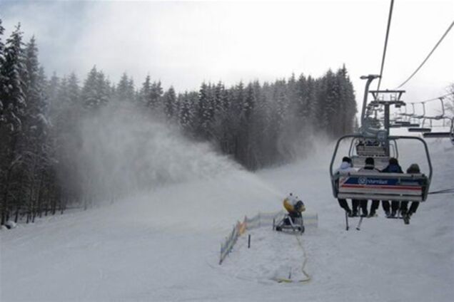 В Карпатах спасли 20 человек, застрявших на подъемнике