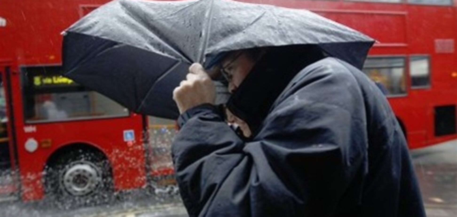 В Британии из-за штормовой погоды начали гибнуть люди