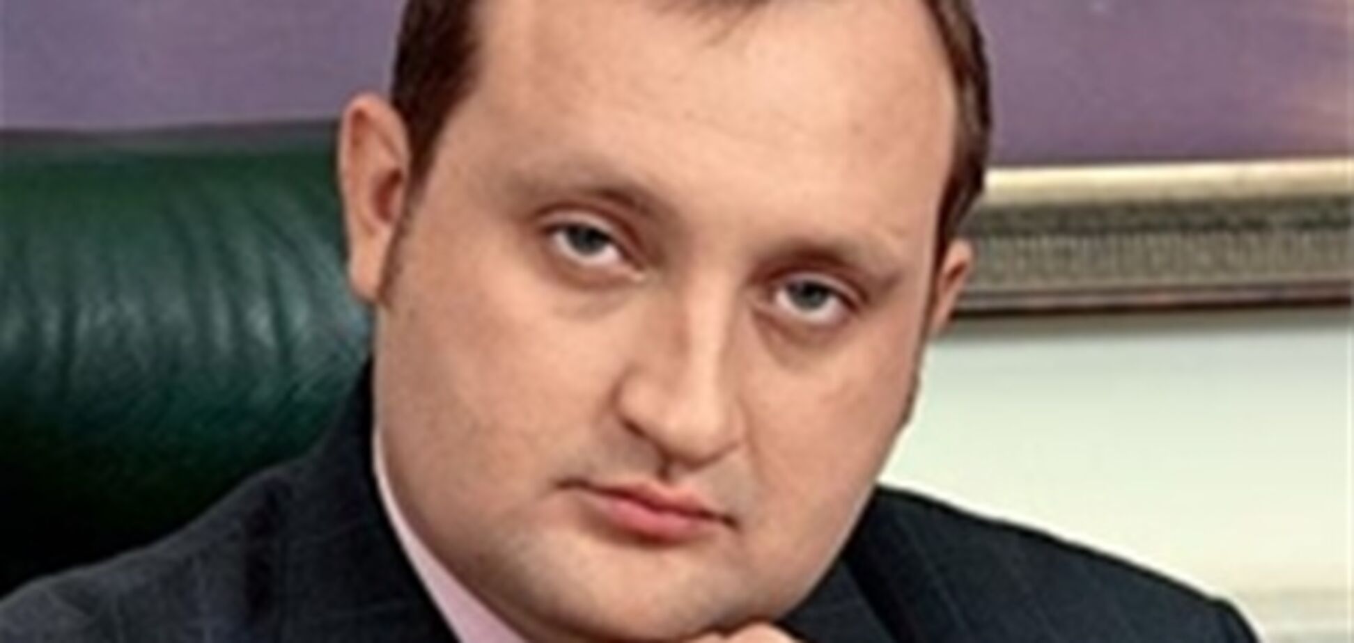 Арбузов дал добро на вывоз за границу гривни