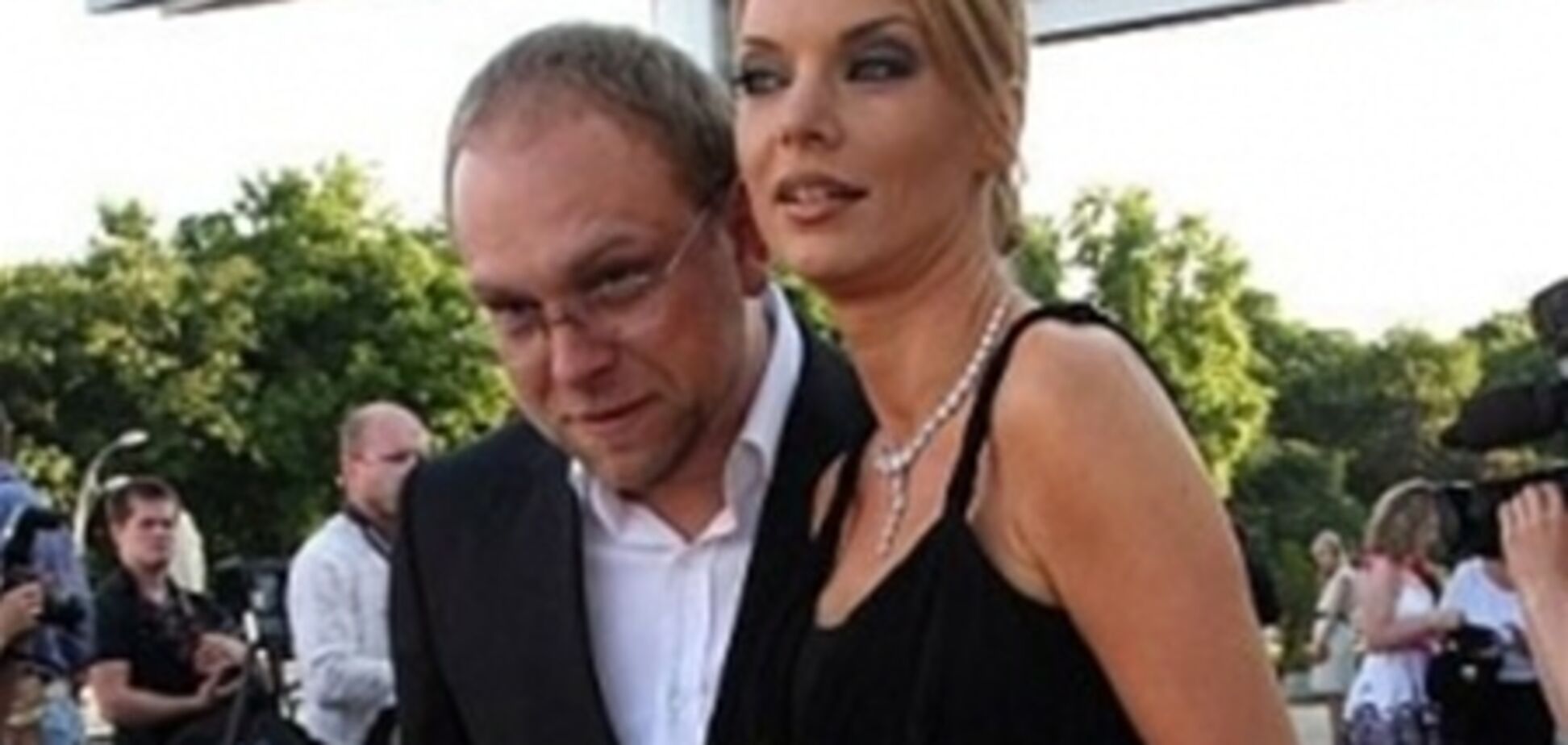 Власенко 'підклав' Окунської під ялинку позов до суду