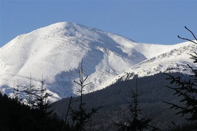 Закарпаття. Знайдено туристів, які заблукали на горі Петрос