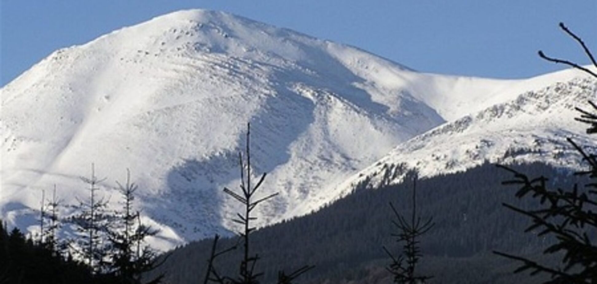 Закарпаття. Знайдено туристів, які заблукали на горі Петрос