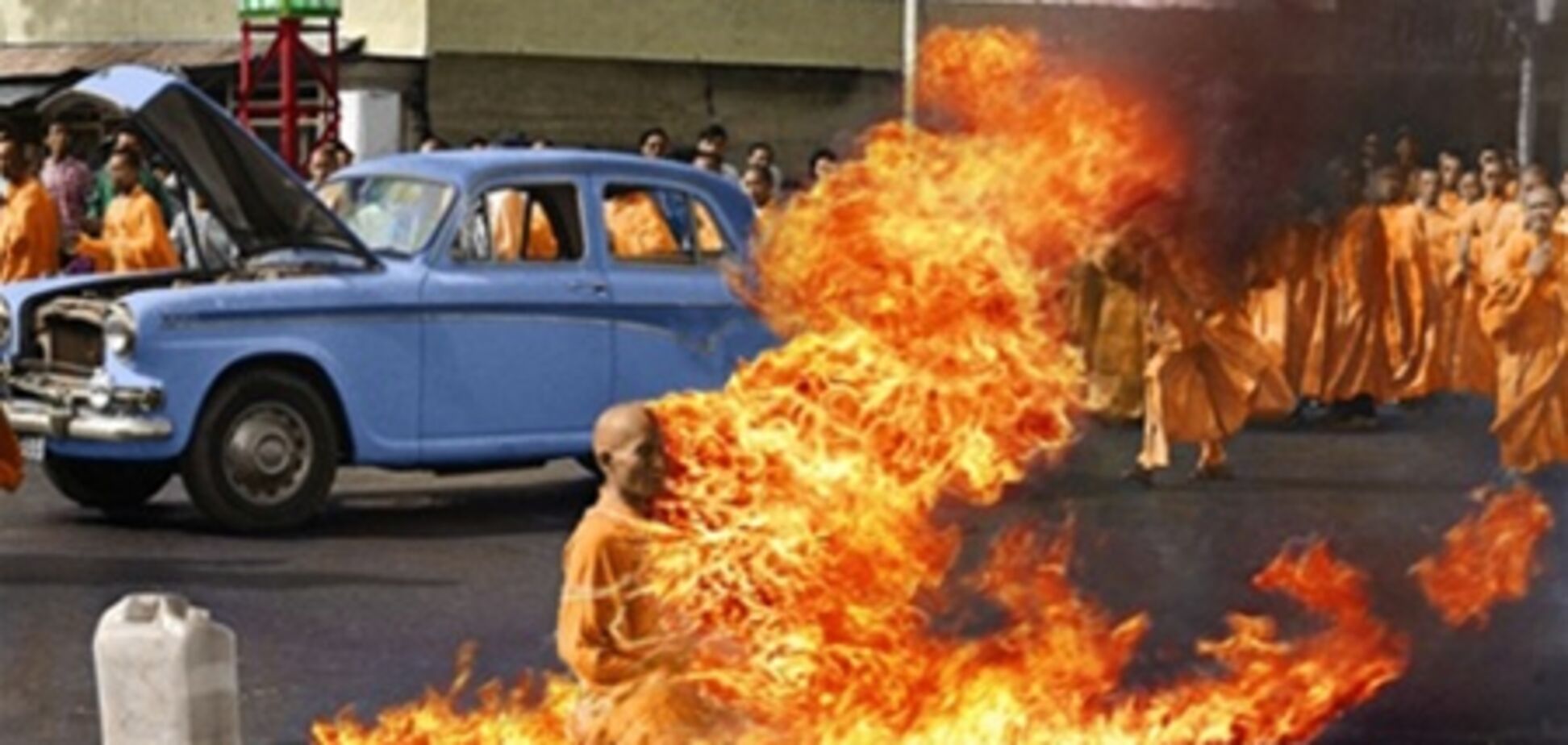 Два тибетских монаха сожгли себя в знак протеста против политики Китая