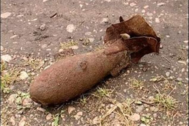 В Пуща-Водице грибники нашли авиационную бомбу