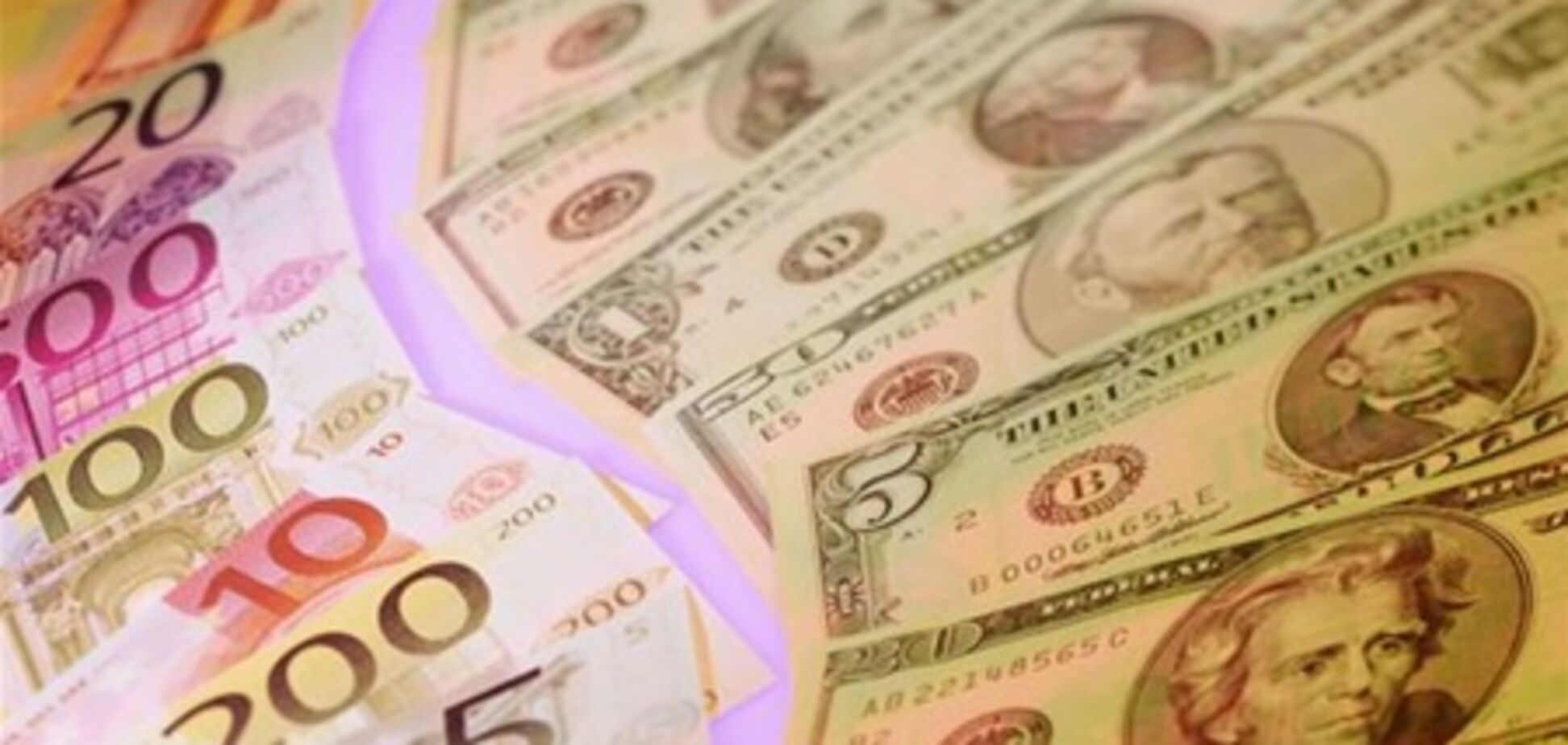 Эксперты прогнозируют повышение доллара и стабильность евро