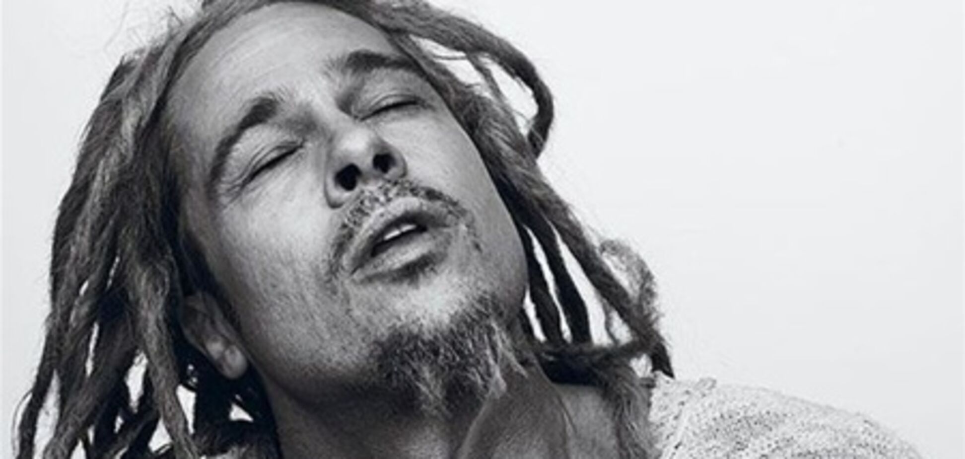 Питт примерял необычные образы для Interview. Фото