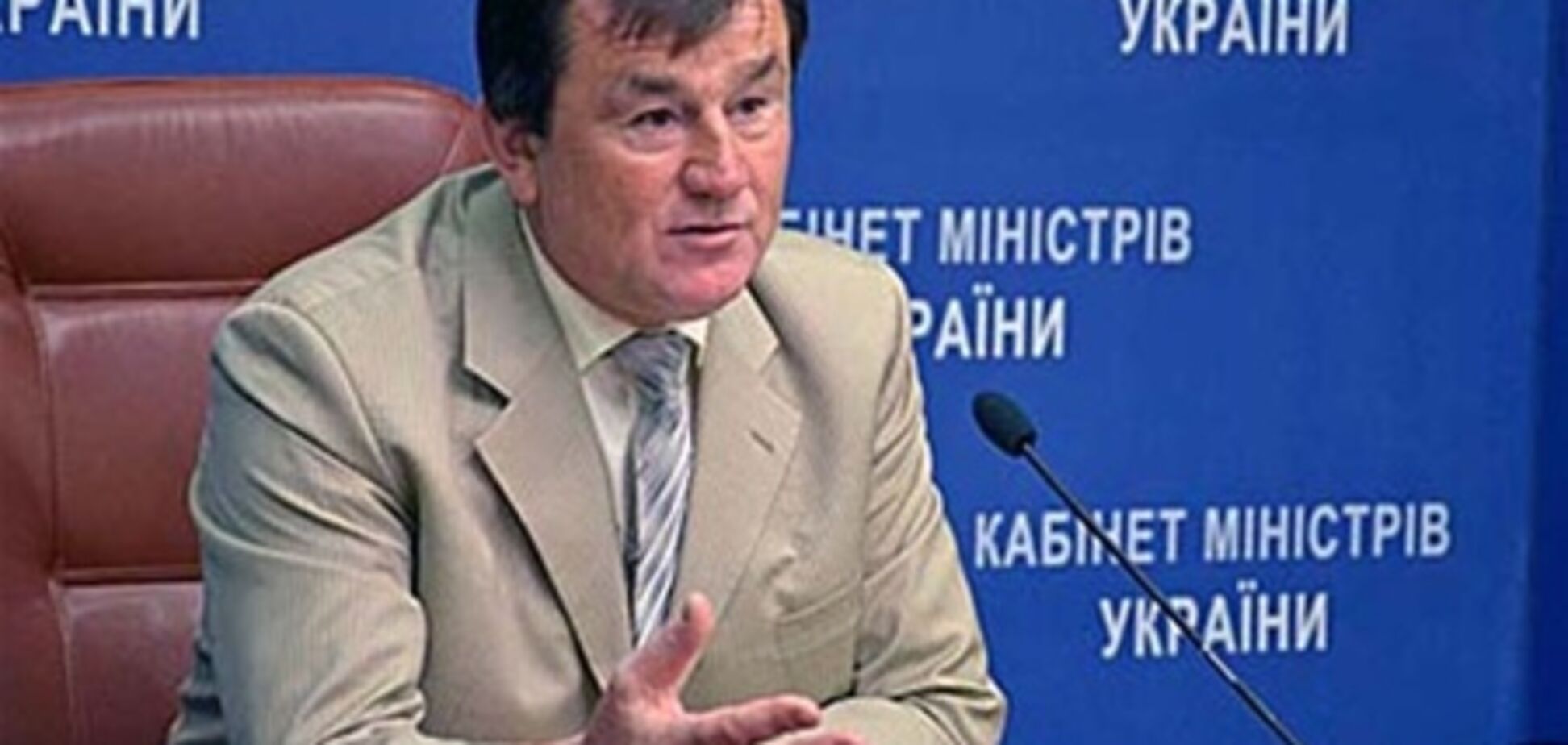 Азарова просять звільнити президента аграрної академії Безуглого