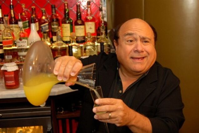 Дэнни ДеВито проведет 'Медовый месяц с папой'