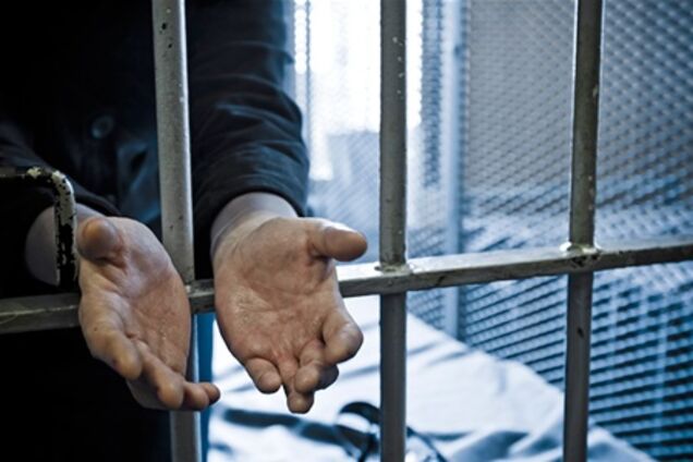 На Хмельнитчине осужденные во время этапирования порезали себе вены