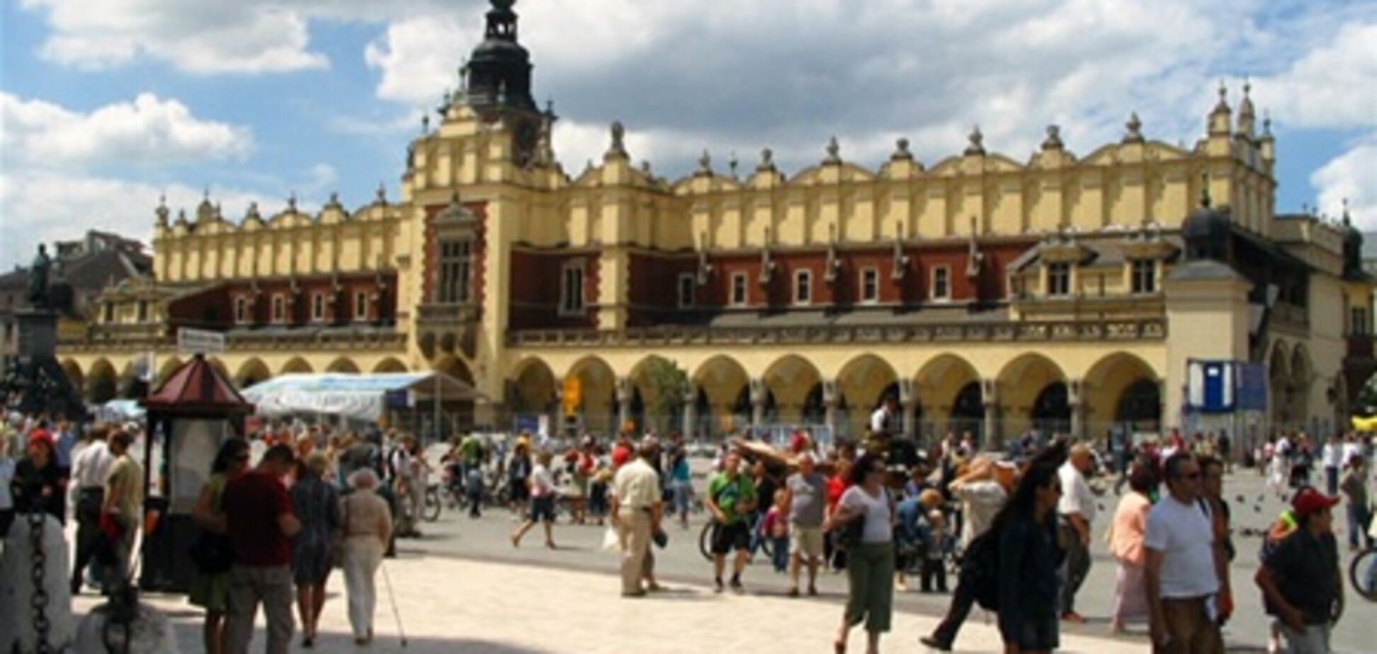 Архитектурный памятник Кракова стал супермаркетом
