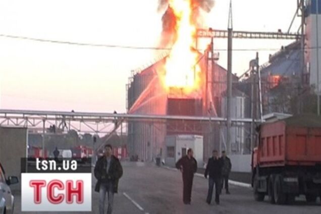 В Кіровограді горів завод: пожежні три години гасили вогонь 