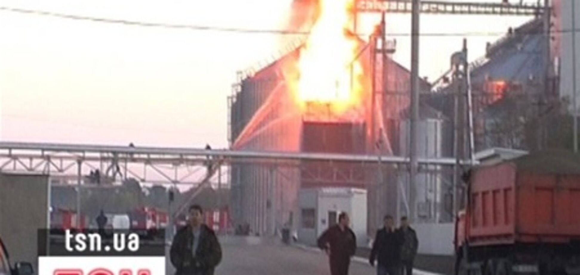 В Кіровограді горів завод: пожежні три години гасили вогонь