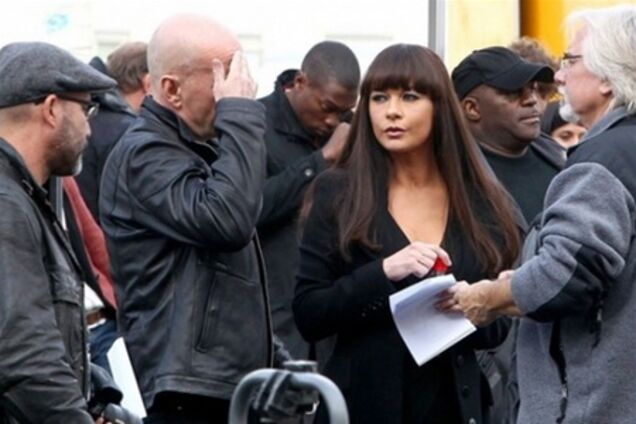 Брюс Уиллис и Кэтрин Зета-Джонс на съемках