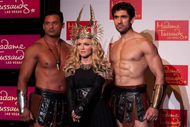 Работники музея омолодили Мадонну. Фото