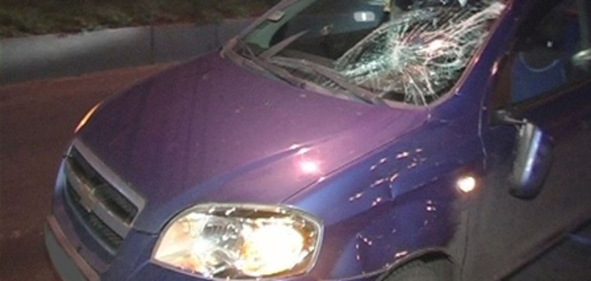 Пешеход не смог перебежать Броварской проспект. Фото