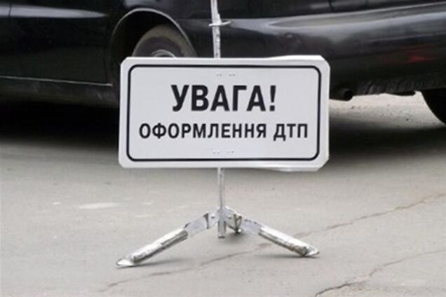 В Закарпатской области перевернулся микроавтобус: 2 человека погибли, 4 – в больнице