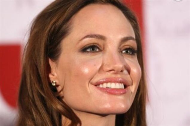 Джоли собирается дружить с детьми