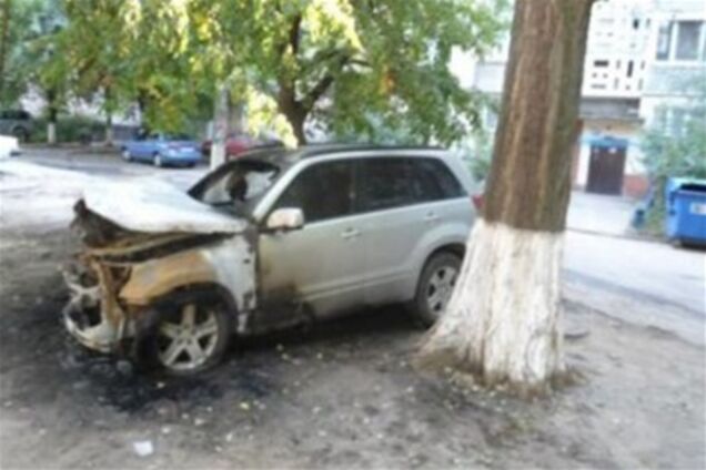 Из-за долга одессита мариуполец подорвал квартиру, сжег авто и киоск