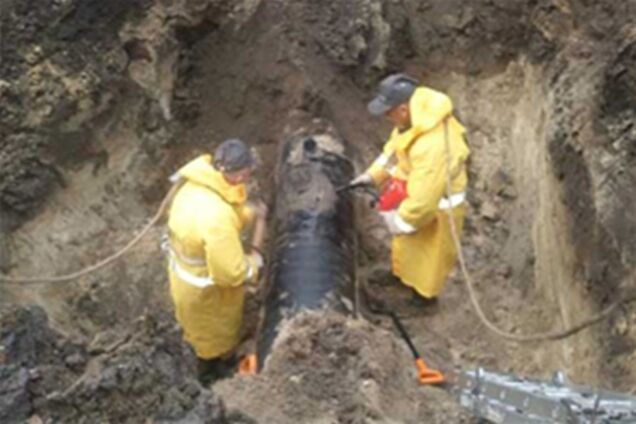 Возле станции 'Ипподром' повредили газопровод