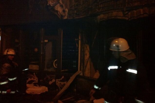 В Киеве ночью сгорел киоск, 19 октября 2012