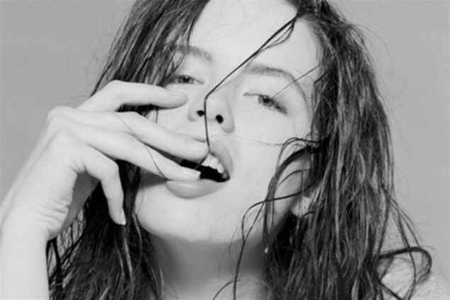 Юная Кейт Бекинсейл: брови еще не выщипаны, но секс уже на лицо