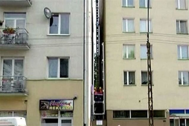 В Варшаве открылся самый узкий дом в мире, 22 октября 2012