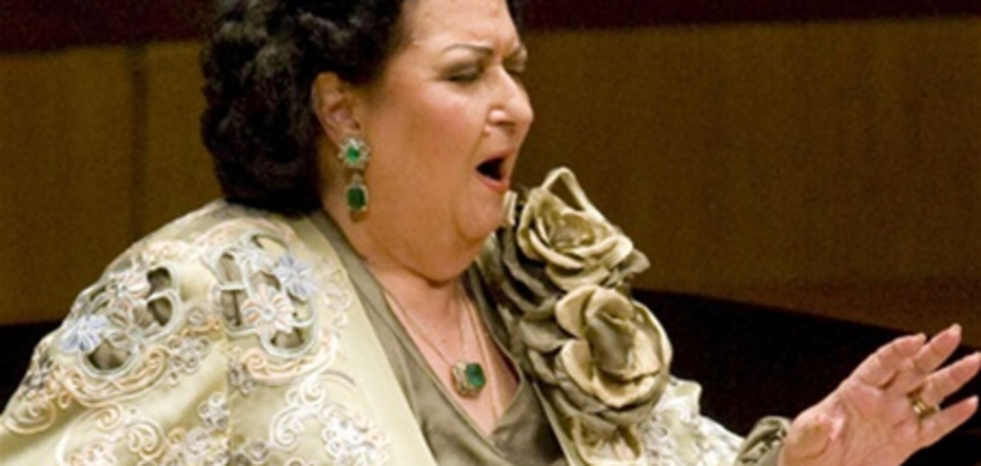 Кабалье помещена в отделение интенсивной терапии