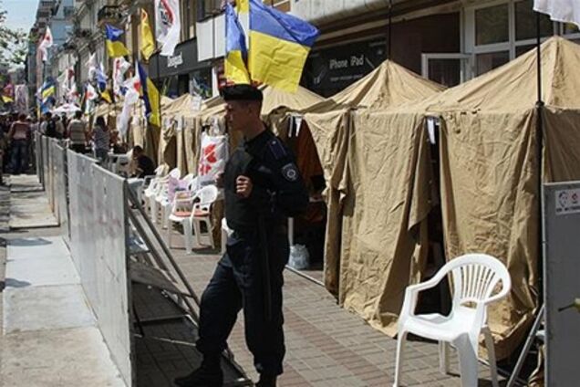 На час виборів наметове містечко на підтримку Тимошенко прибирати не будуть