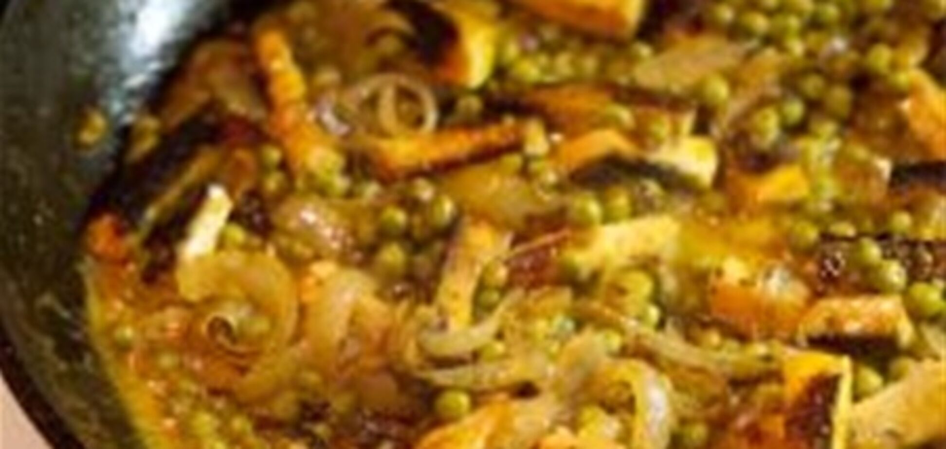 Тофу с горошком в соусе карри