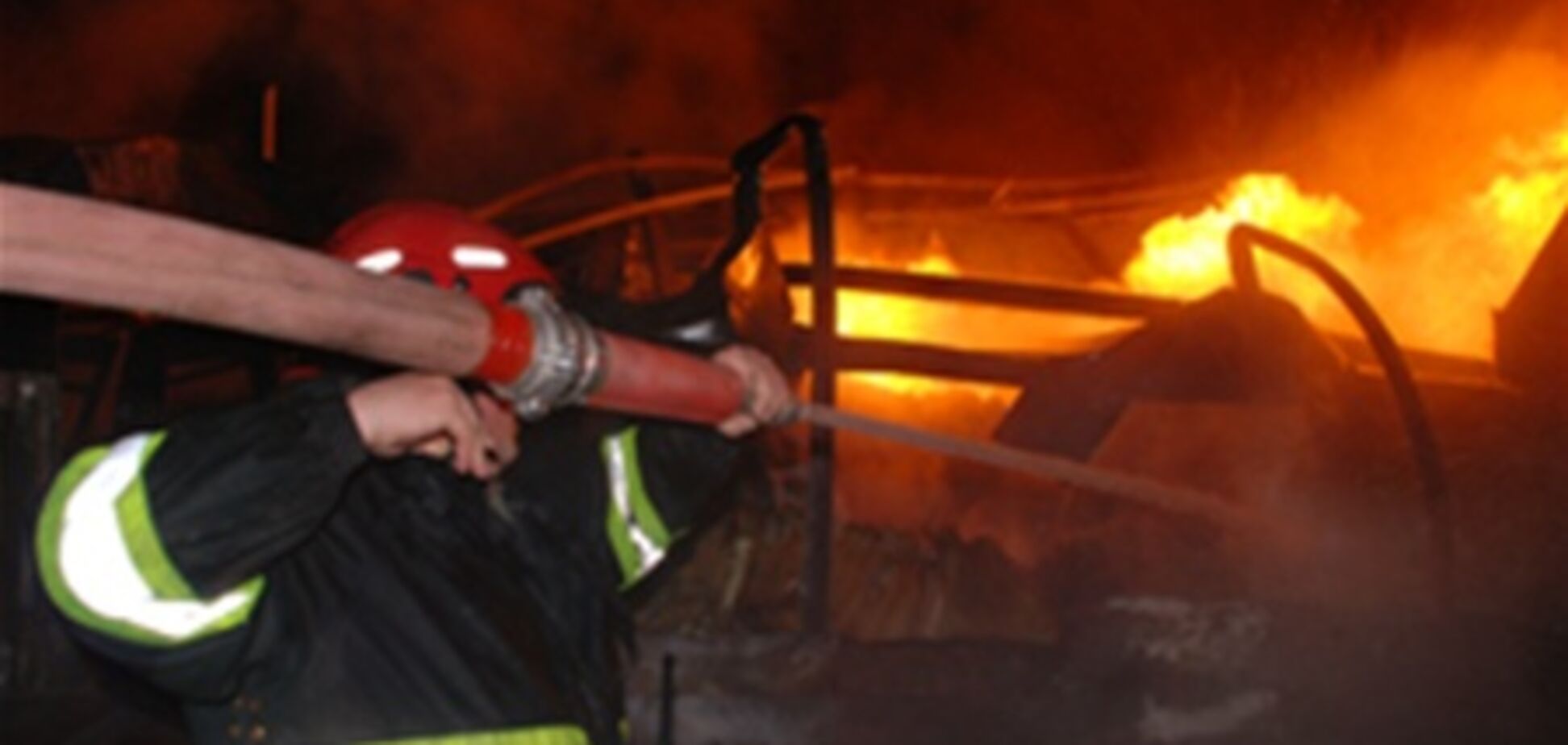 На Луганщине горел 4-этажный дом: погиб человек, 11 были эвакуированы