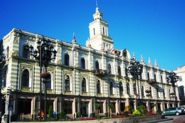 Толпа бедняков ворвалась в мэрию Тбилиси