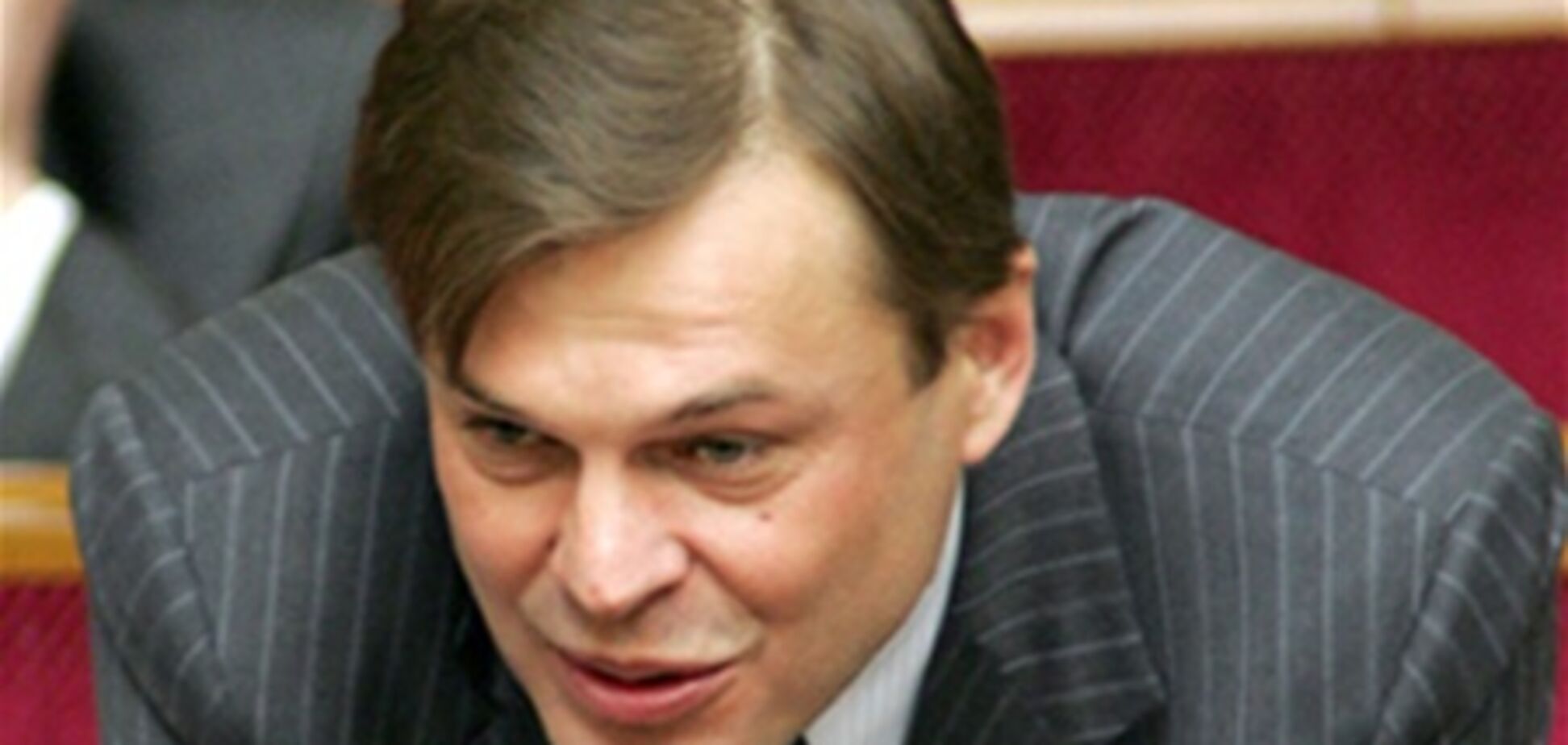 Екс-міністр економіки не бачить підстав тримати курс 7,99 грн / дол.