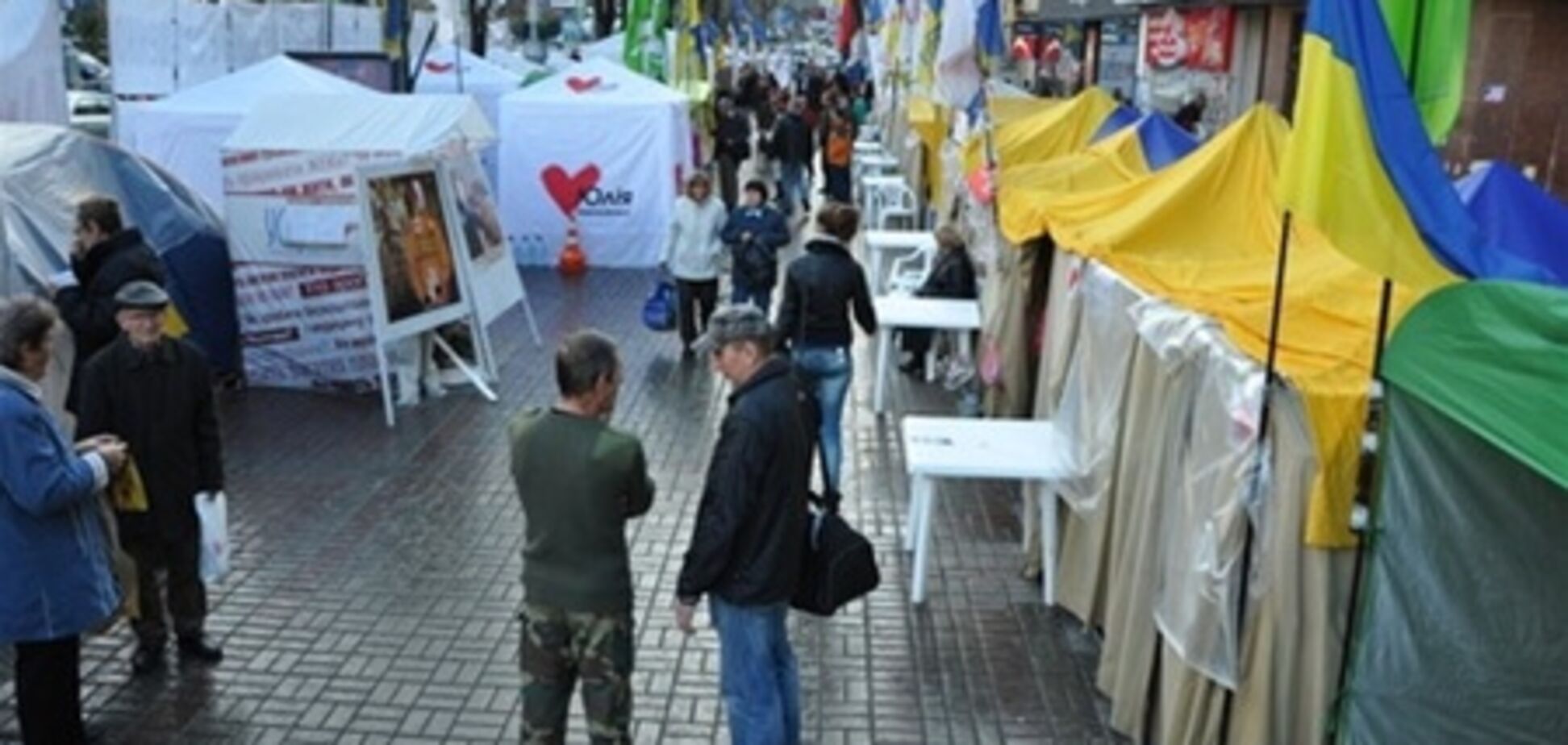 Наблюдатели считают пропагандой палатки на Крещатике