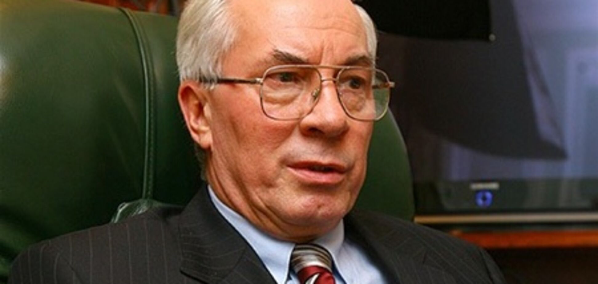 На одном участке с Азаровым будет голосовать и Кучма