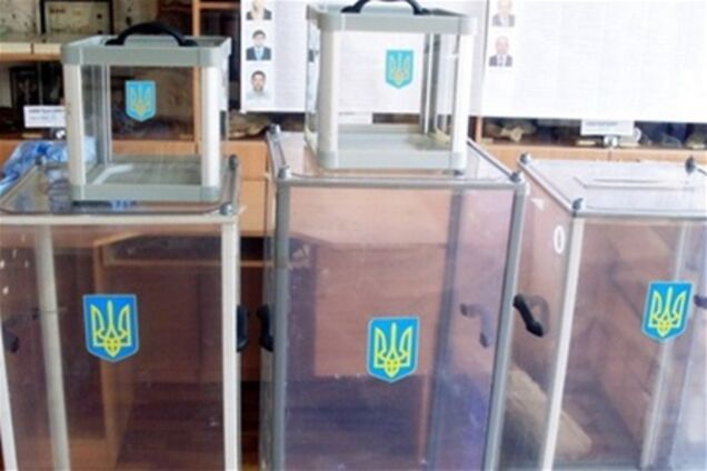 Названы избирательные округа с самым коротким и длинным бюллетенями