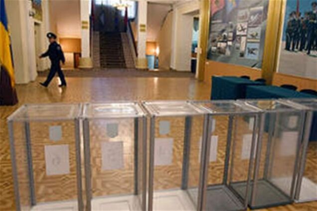 В Полтаве члены комиссии не могли открыть сейф с бюллетенями