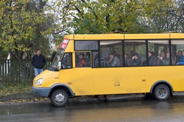 В Киеве задержали два автобуса с людьми для 'каруселей' - БЮТ