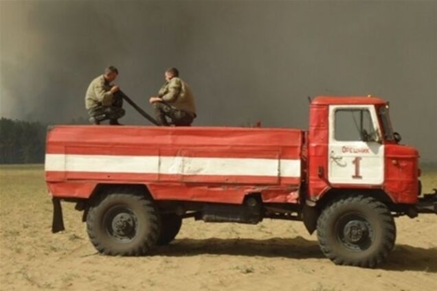 В Херсонском лесничестве почти сутки тушат пожар