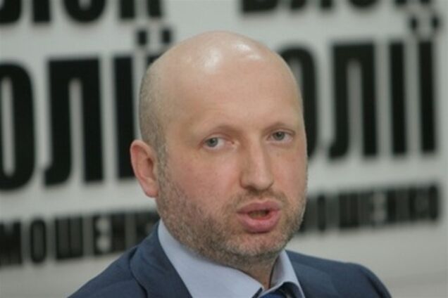 Турчинов заявил о масштабных фальсификациях