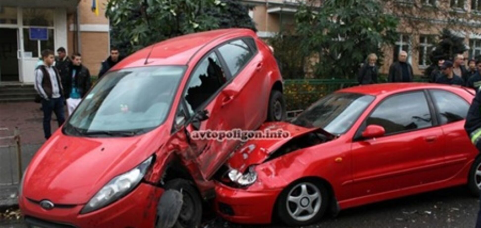 ДТП в Киеве: крупная авария у избирательного участка