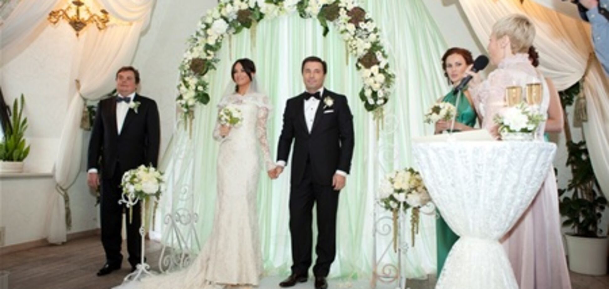 Коновалюк женился за день до выборов. Фото