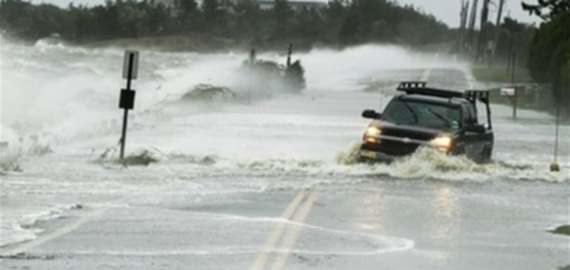 Экономика США понесет рекордные убытки из-за урагана 'Сэнди'