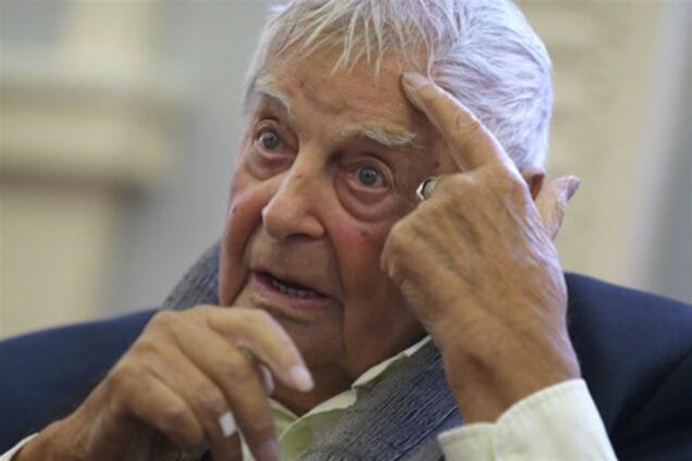 Российские СМИ: режиссер Юрий Любимов впал в кому