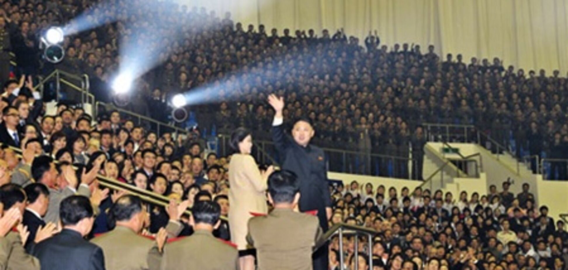 СМИ сообщают о возможной беременности жены Ким Чен Ына