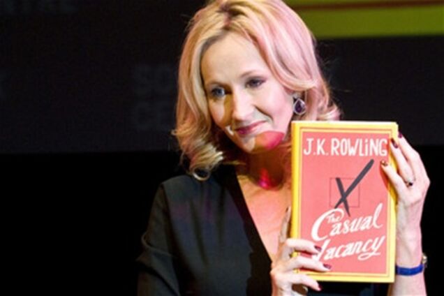 Новая книга Роулинг претендует на звание 'бестселлера года'