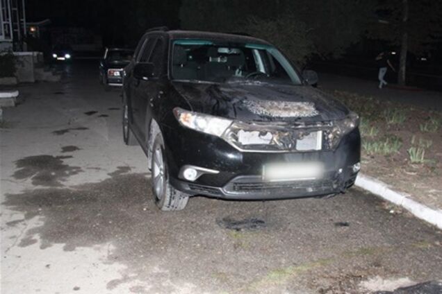 В Керчи неизвестные подожгли авто директора судоремонтного завода