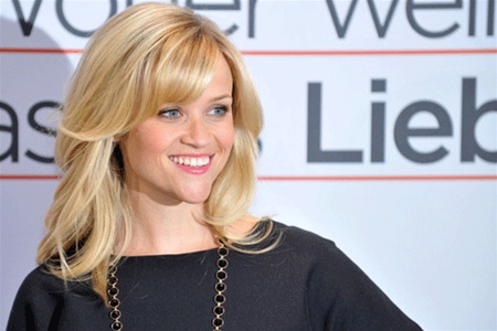 Уизерспун сделала новорожденного сына миллионером