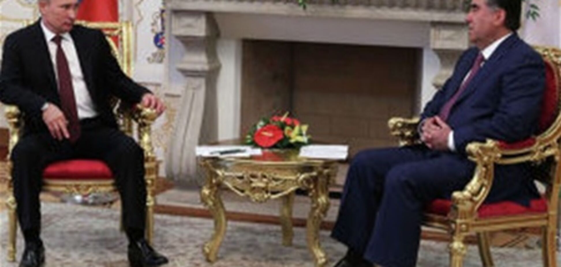 Путін умовив таджицького колегу залишити військову базу РФ